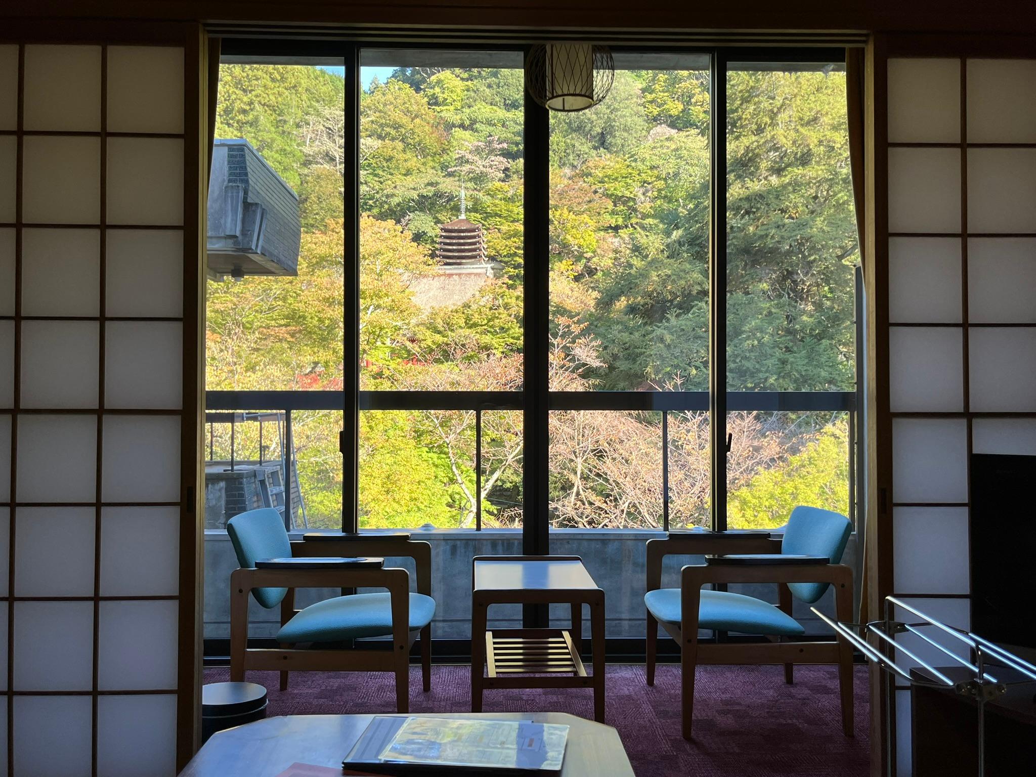 部屋の中から