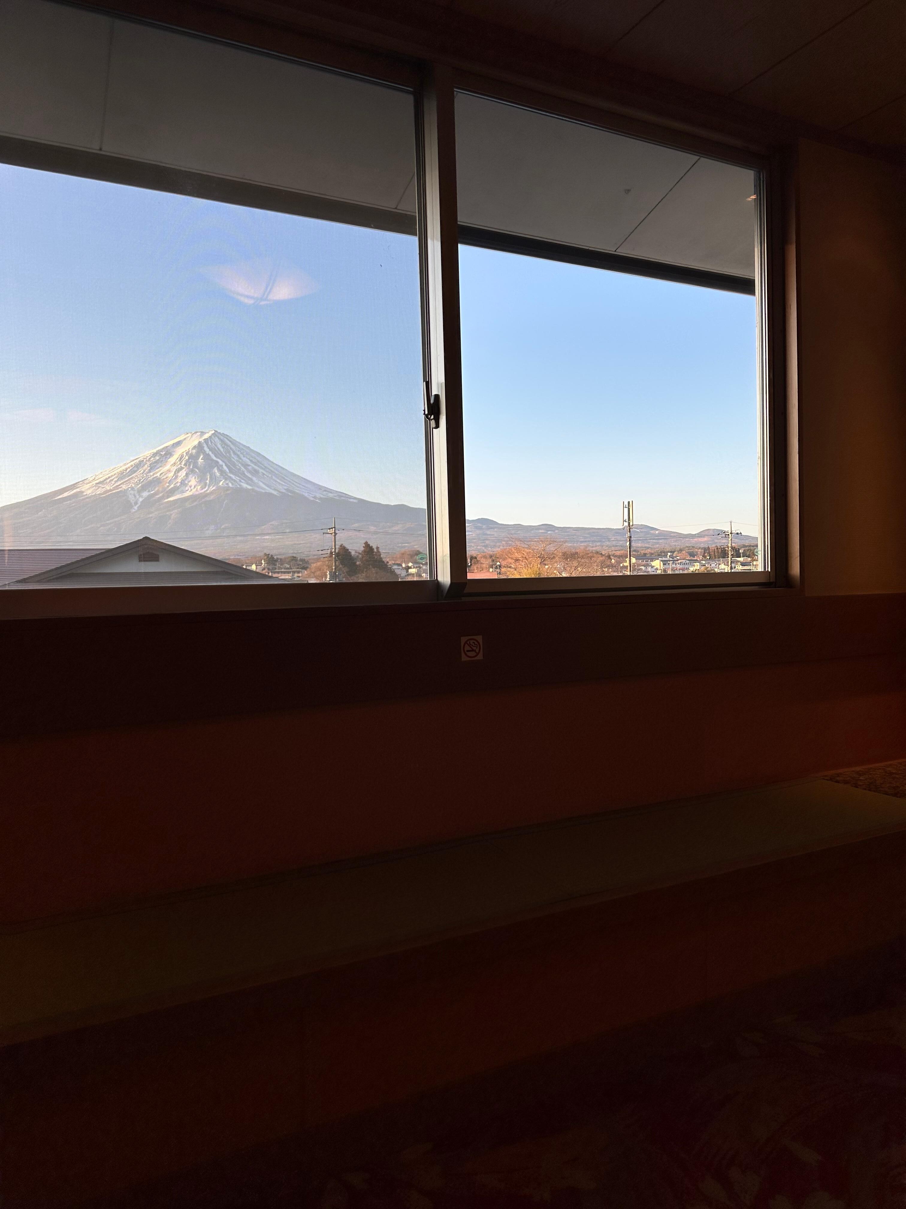 The view of rest area outside the public hot spring 