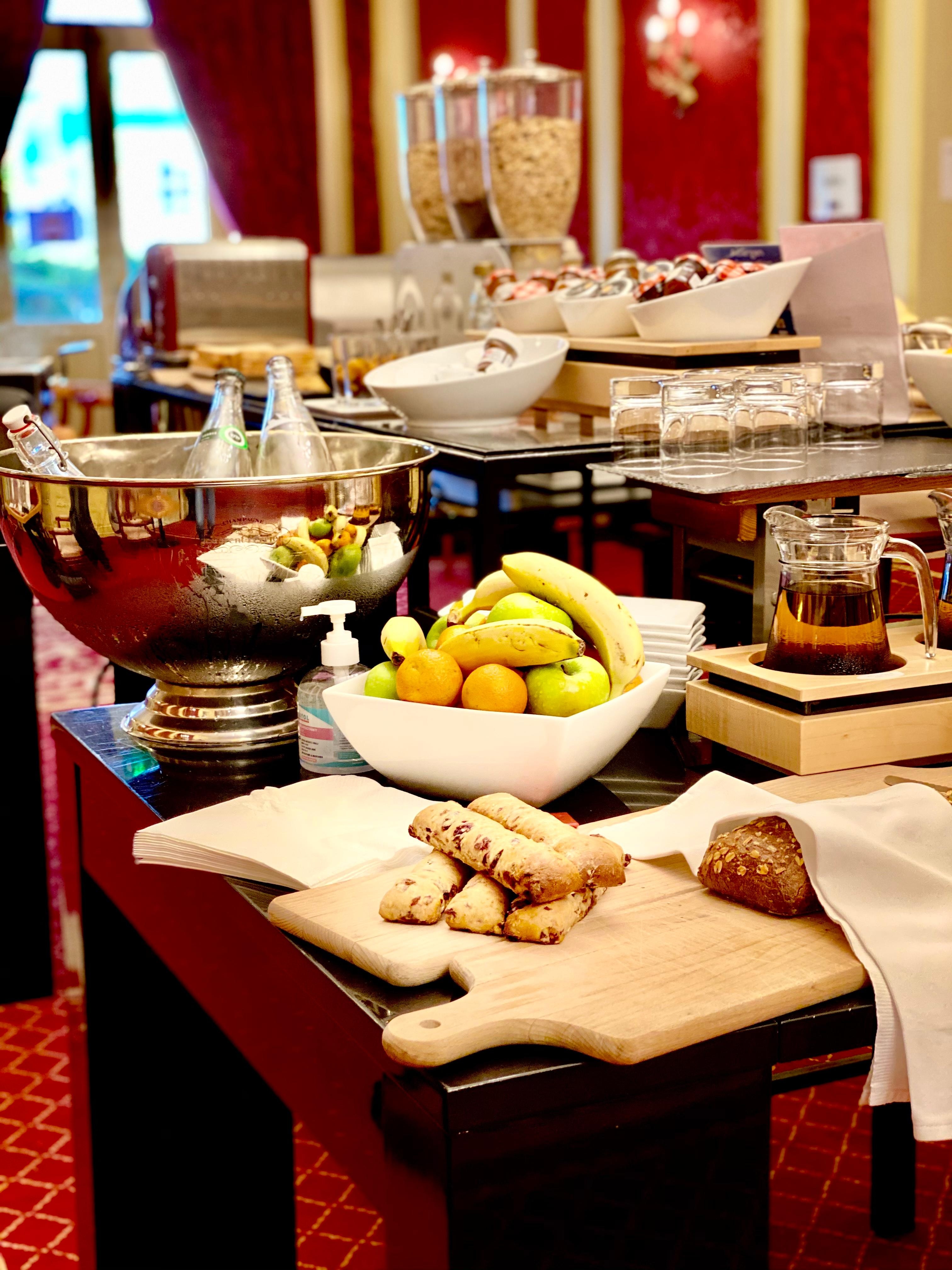 Salle petit déjeuner 