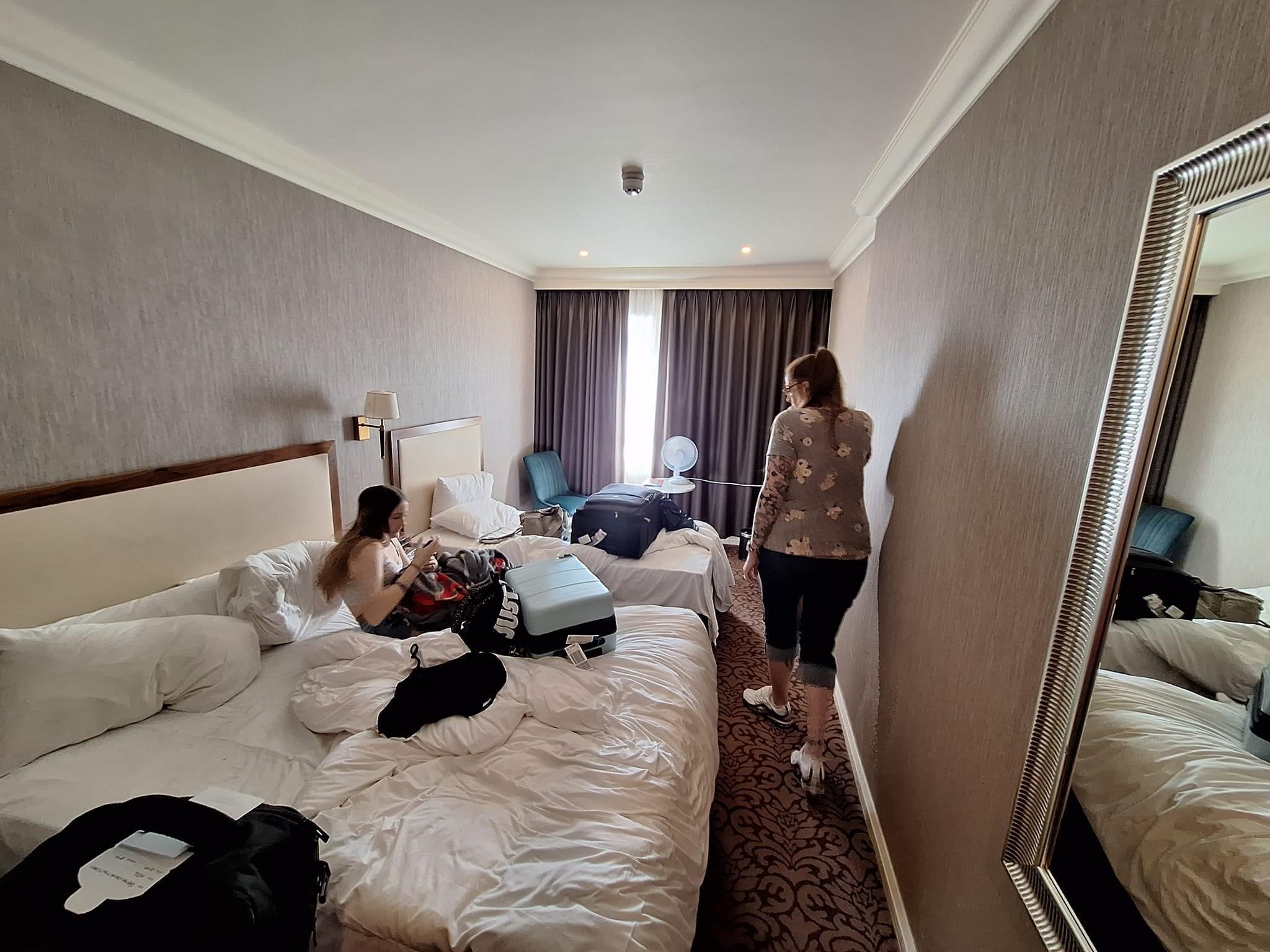 Tiny room with only 2 beds, the hotel had previously confirmed that we’d have 3 twin beds.