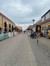 Central placering midt i gågaden