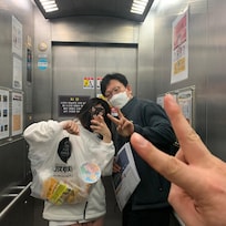 밤에 편의점에서 컵라면 사다 먹었어요^^