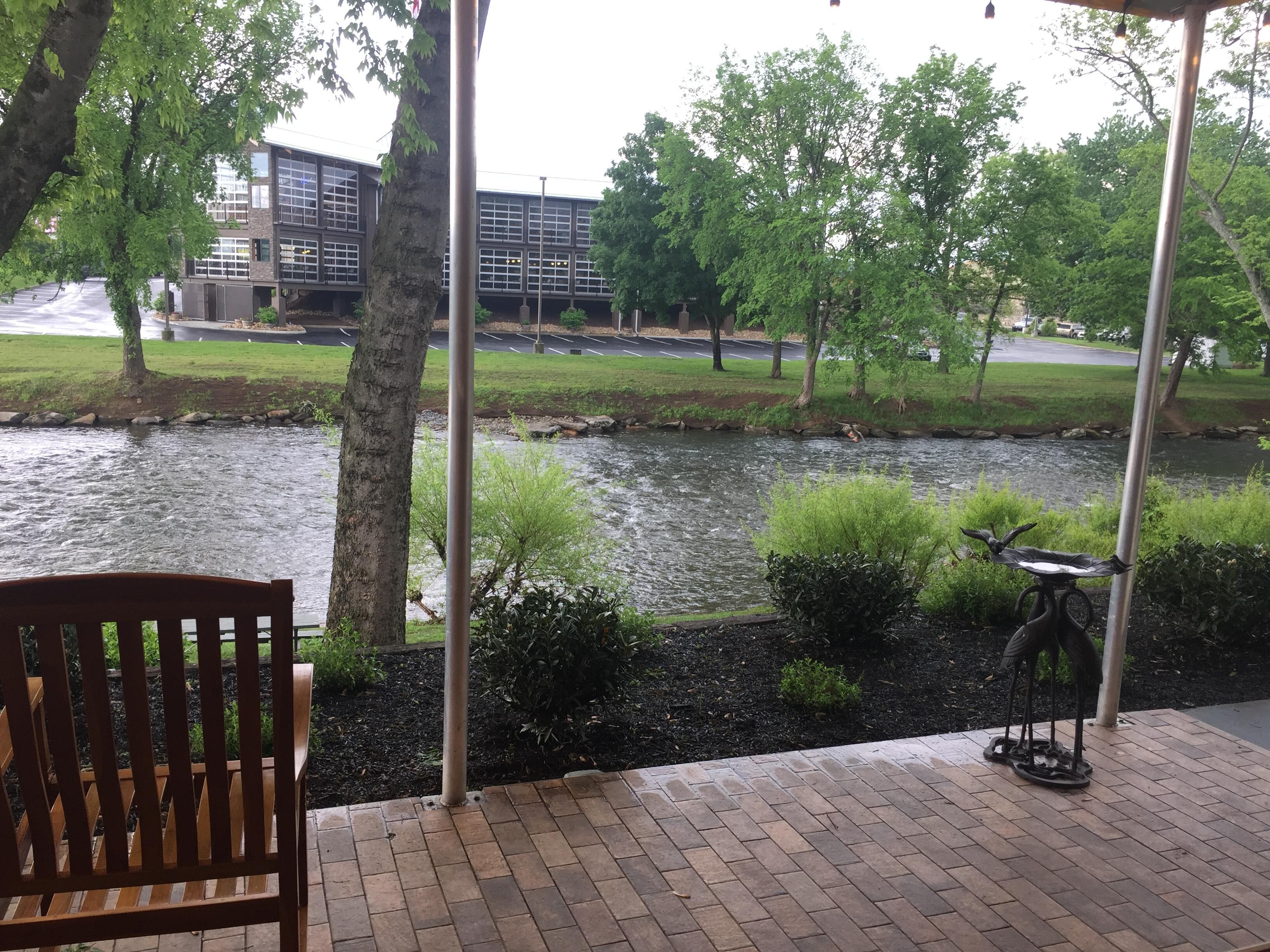 Breakfast on the river
