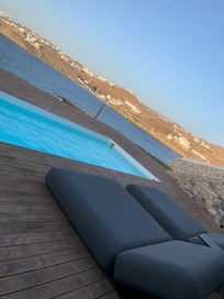 Out private pool deck