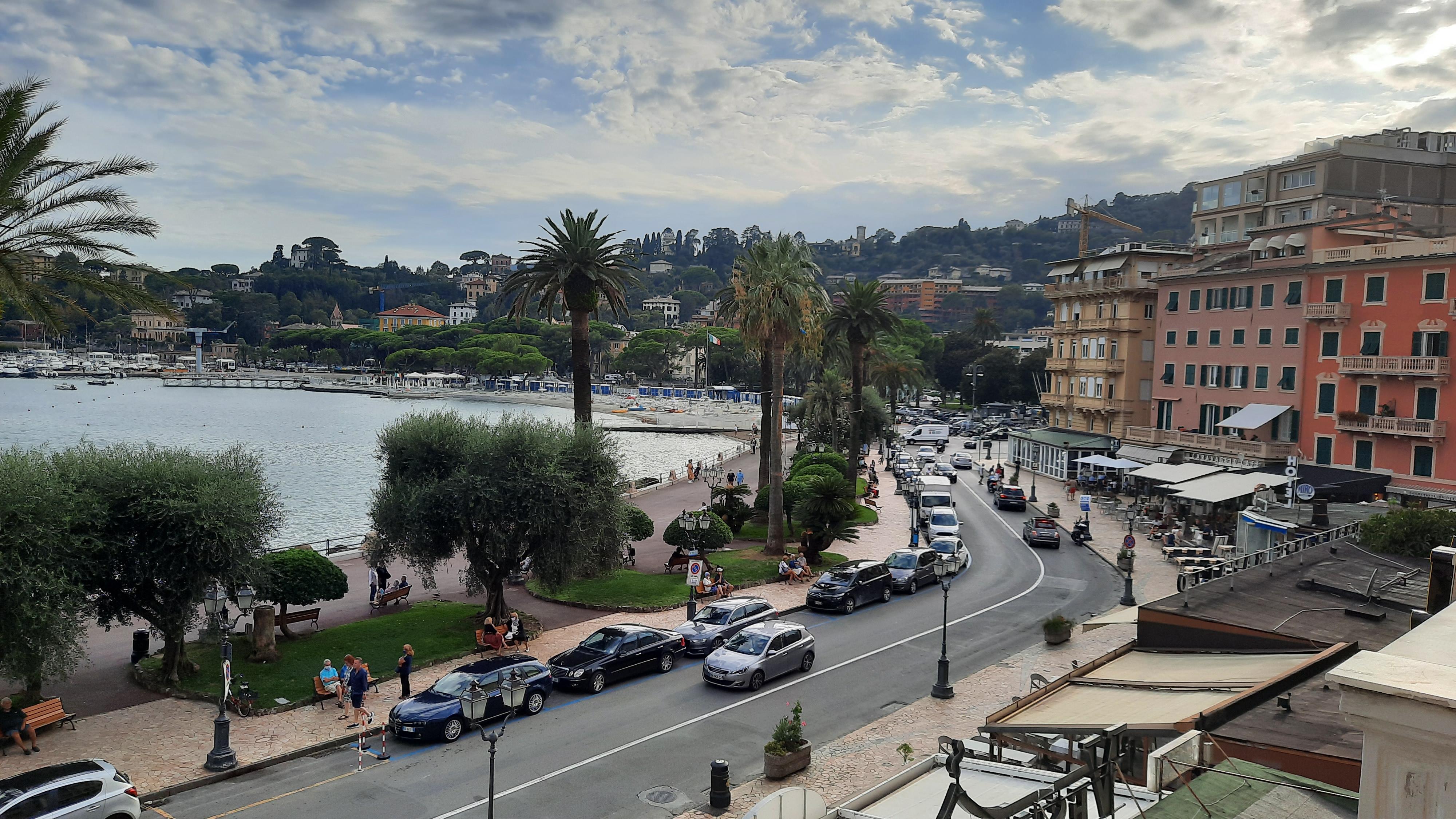 Blick bom Balkon, Zimmer mit Meerblick