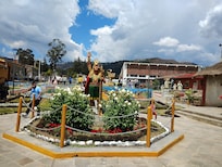 Plaza armas Baños del Inca