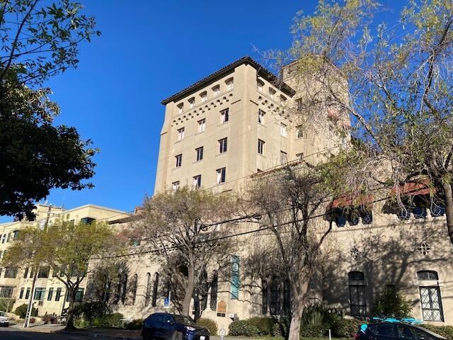 L'extérieur du bâtiment