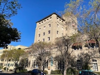 L'extérieur du bâtiment