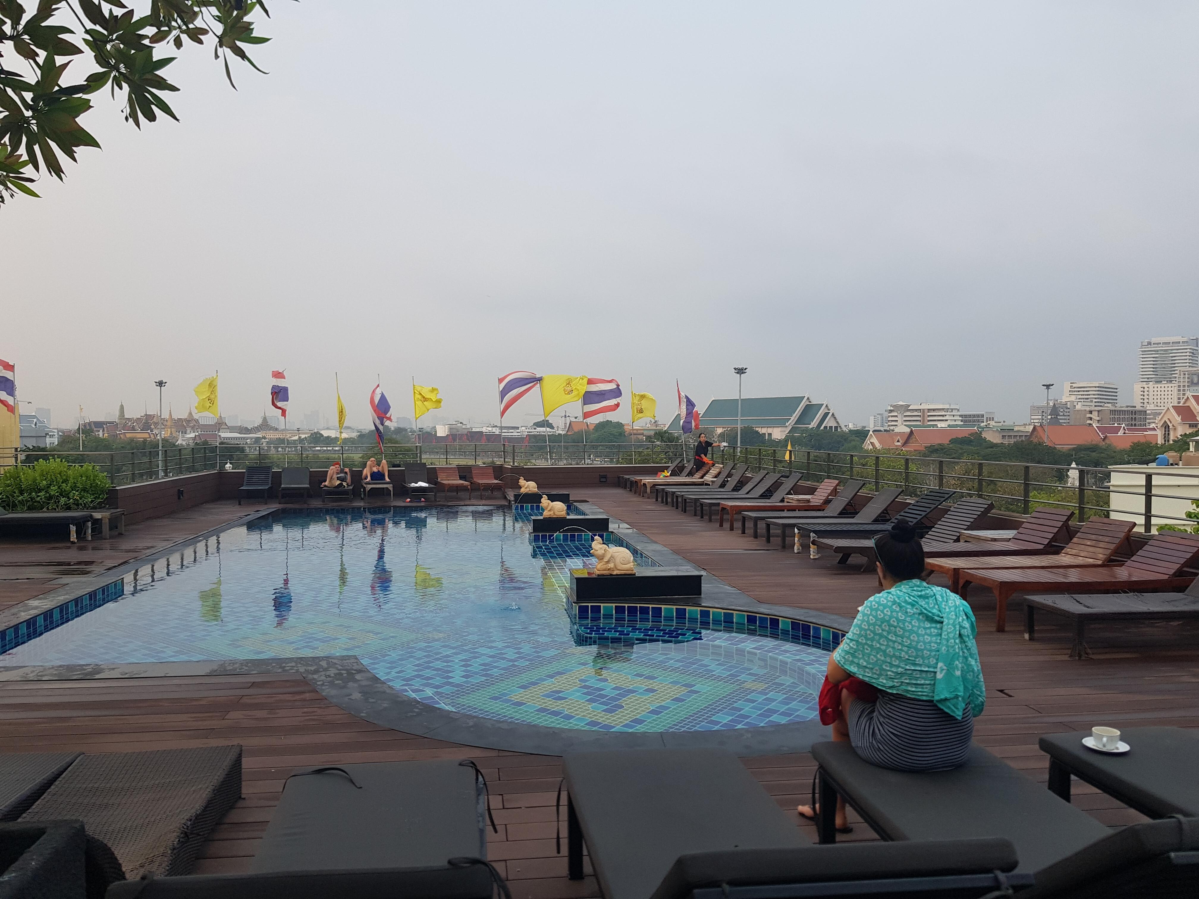 수영장도 조금 바꼈네요.