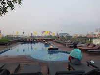 수영장도 조금 바꼈네요.