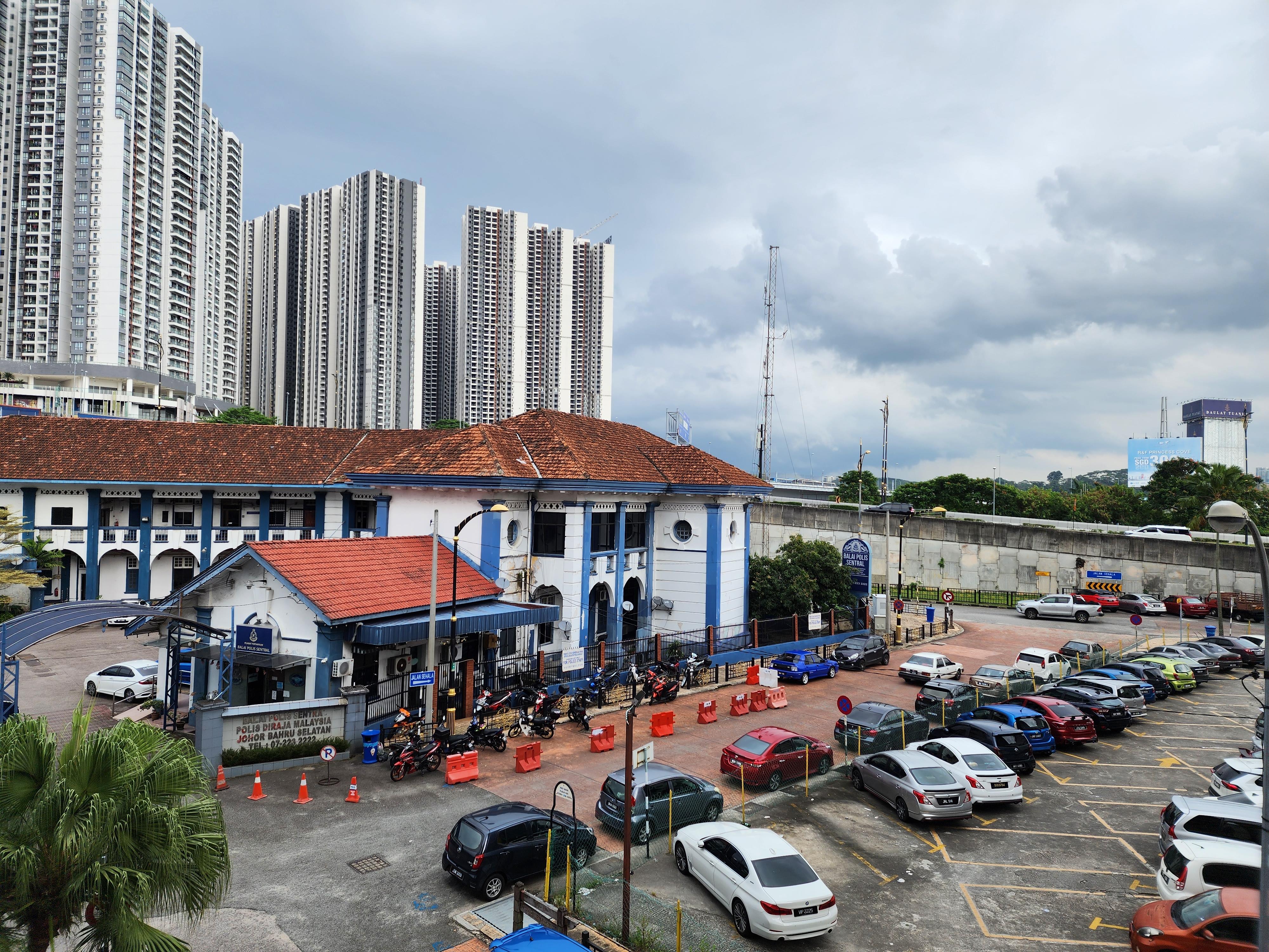 Overlooking the causeway & SG