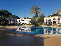 Een van de zwembaden