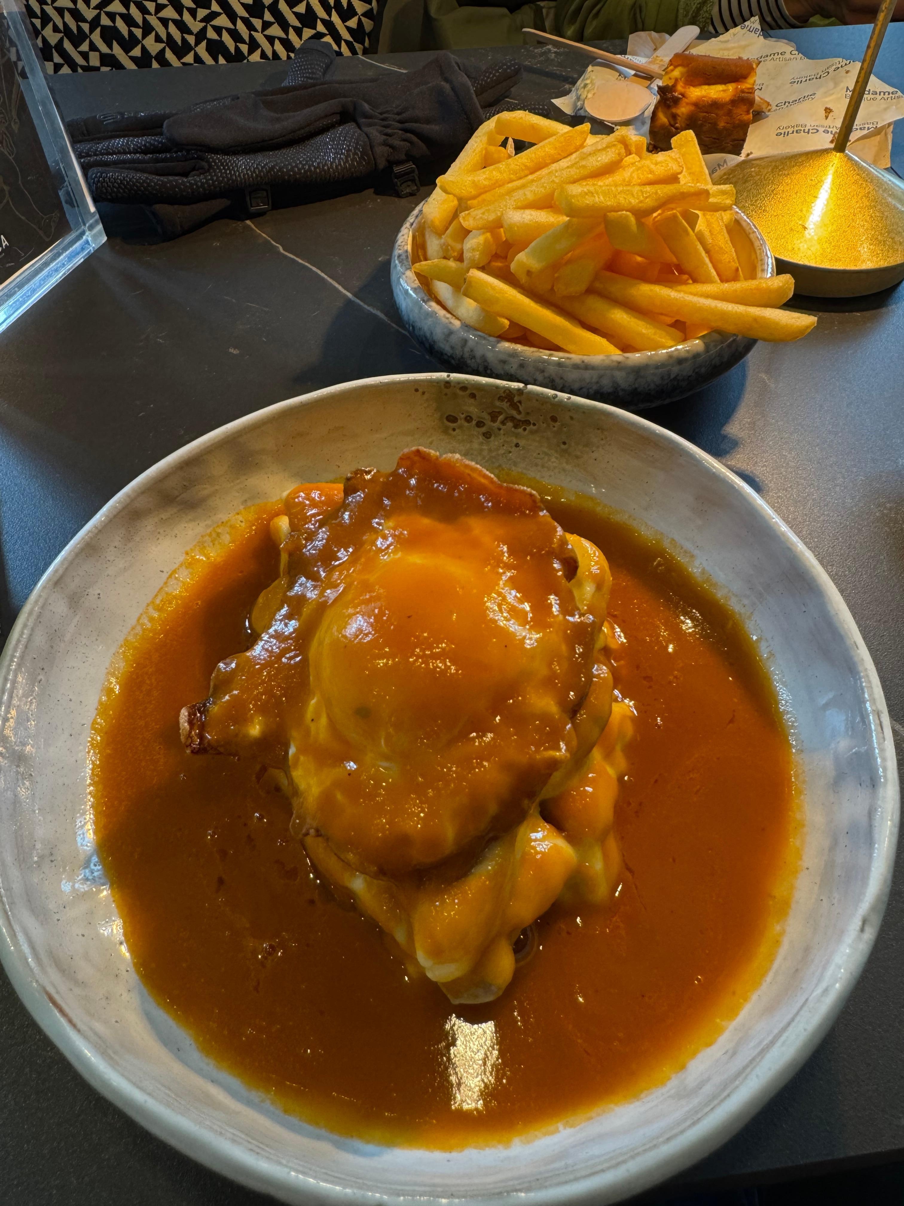 Great hot sandwich in hotel bar