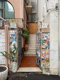 Street Gate