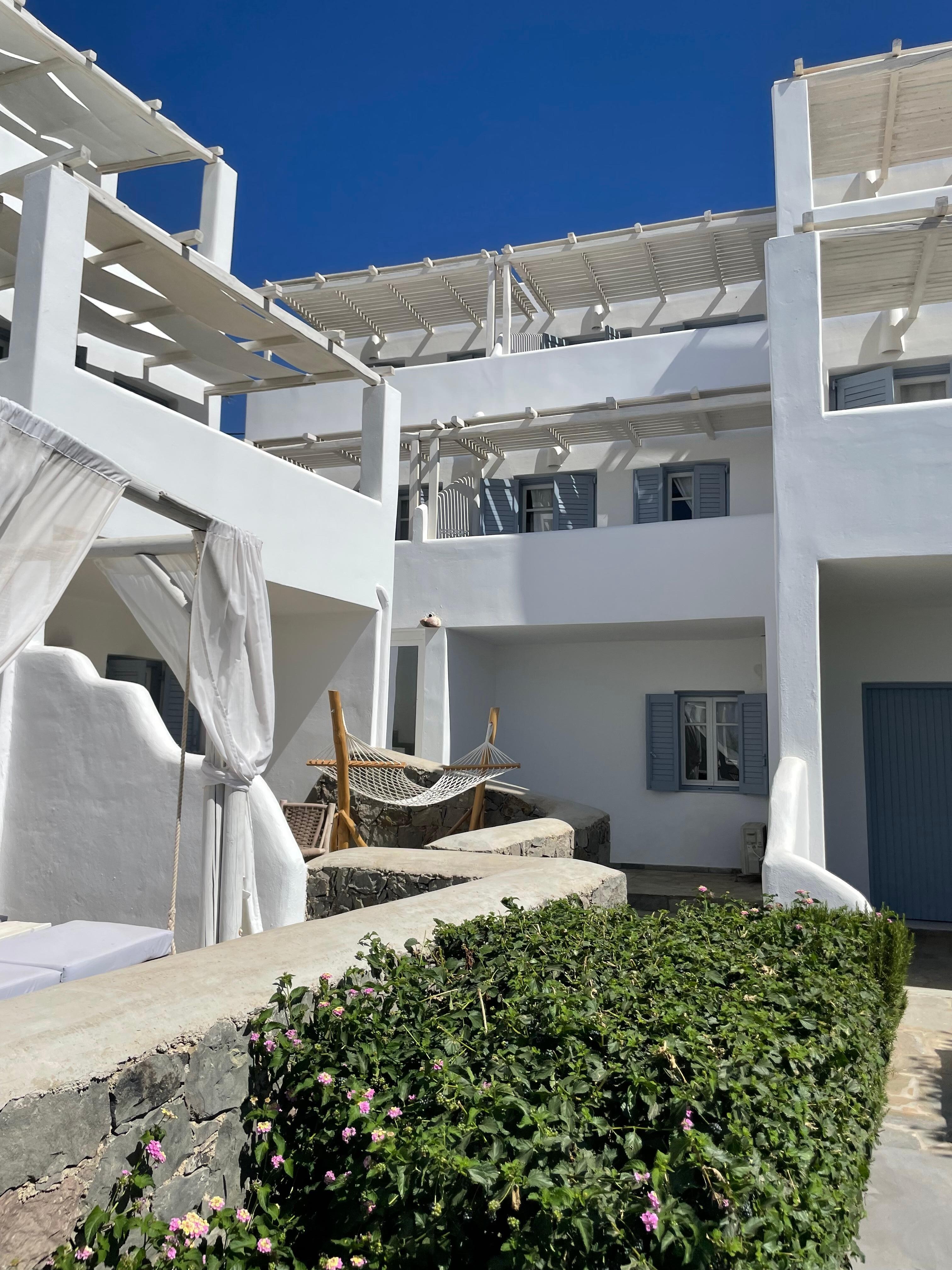 Book Artemis Deluxe Rooms in Milos | Hotels.com