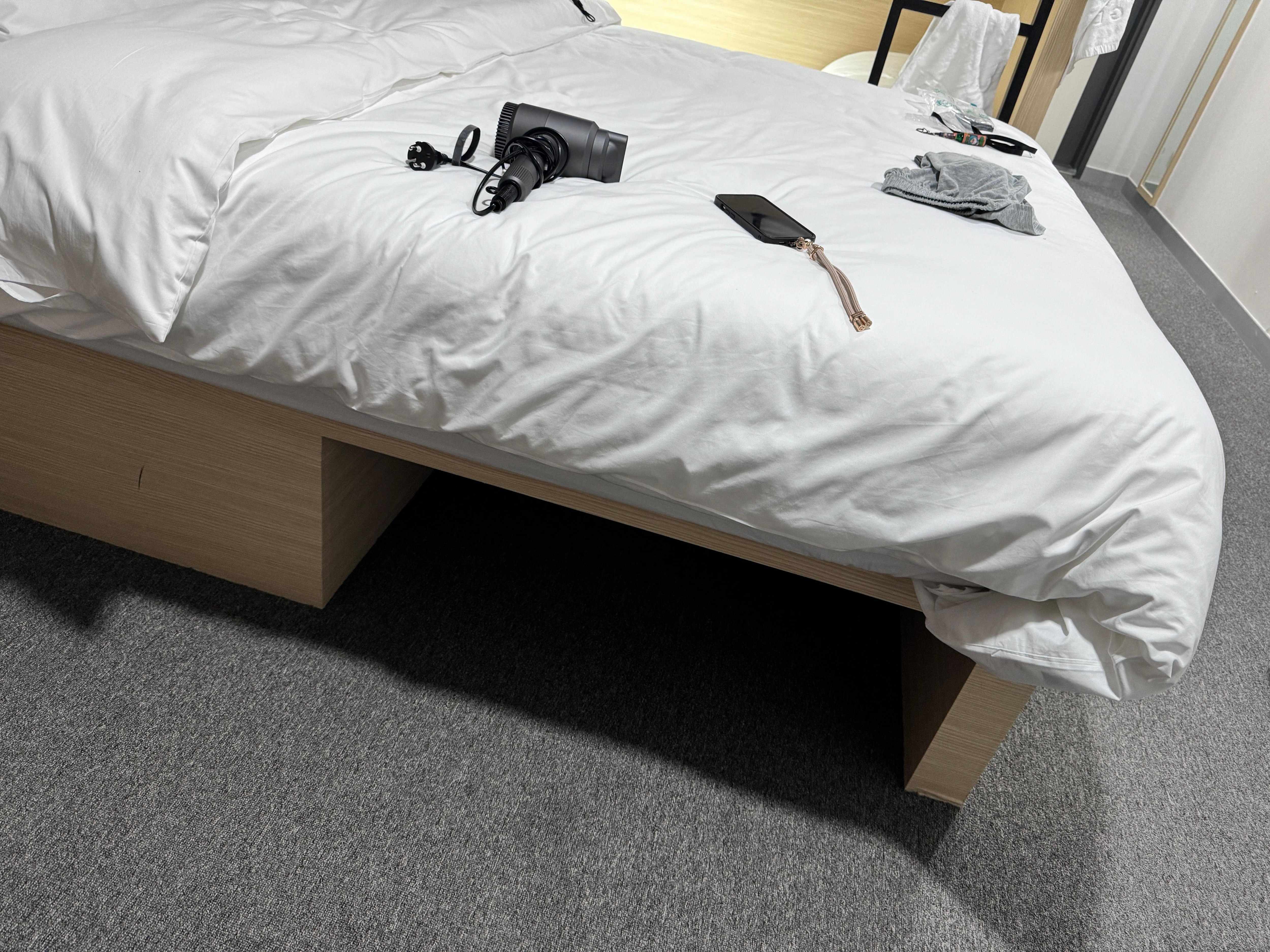 床底有空間放行李