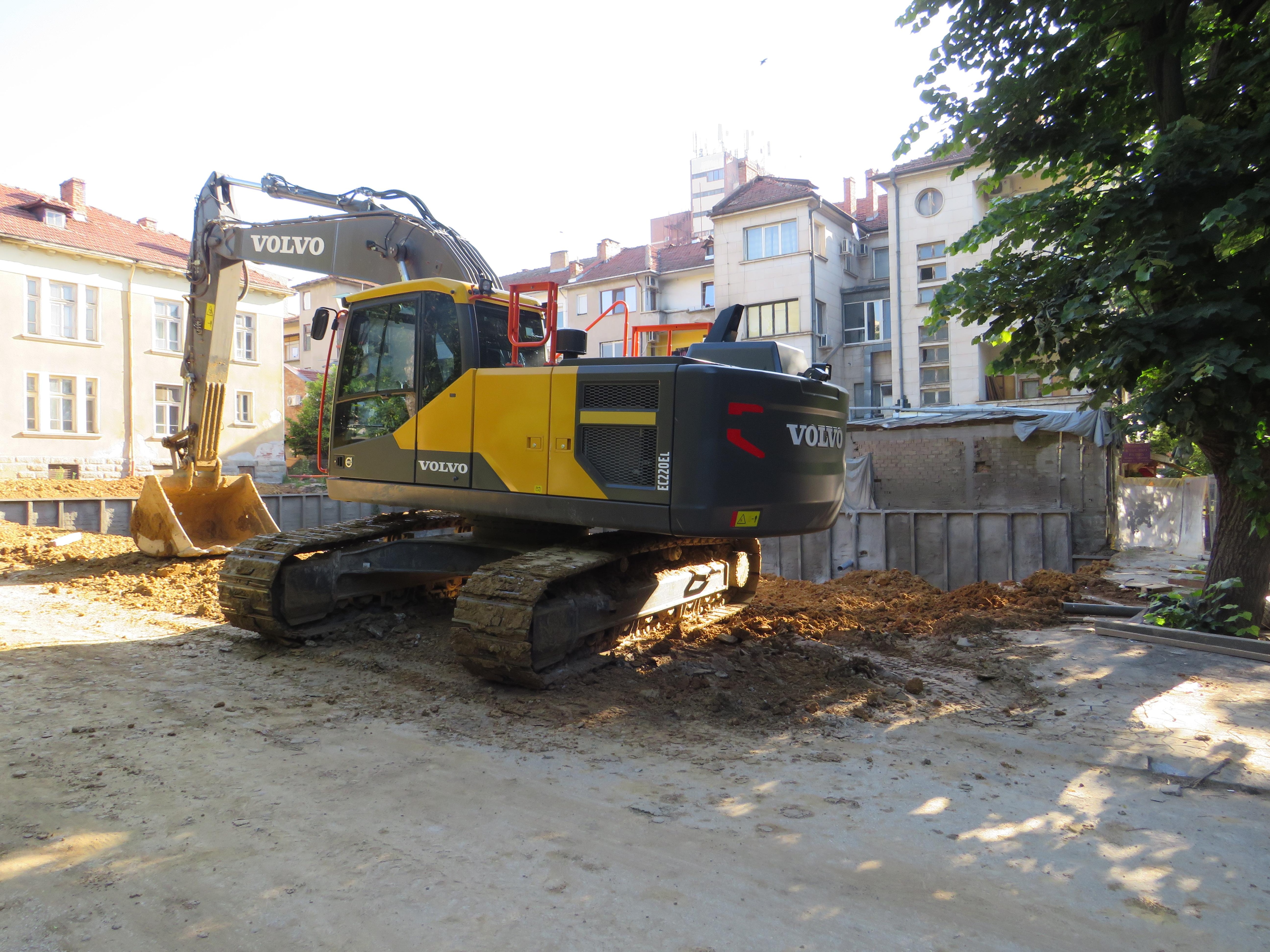 This is the excavator that has dug a big hole where the Hotel Alegro used to be!