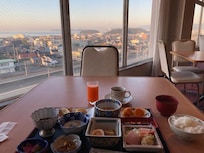 三河湾を望む朝食会場です。