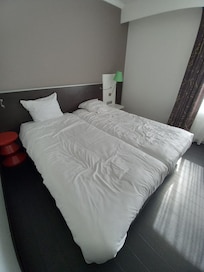 room not cleaned from previous visitor