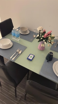 Good size table to eat with family or friends