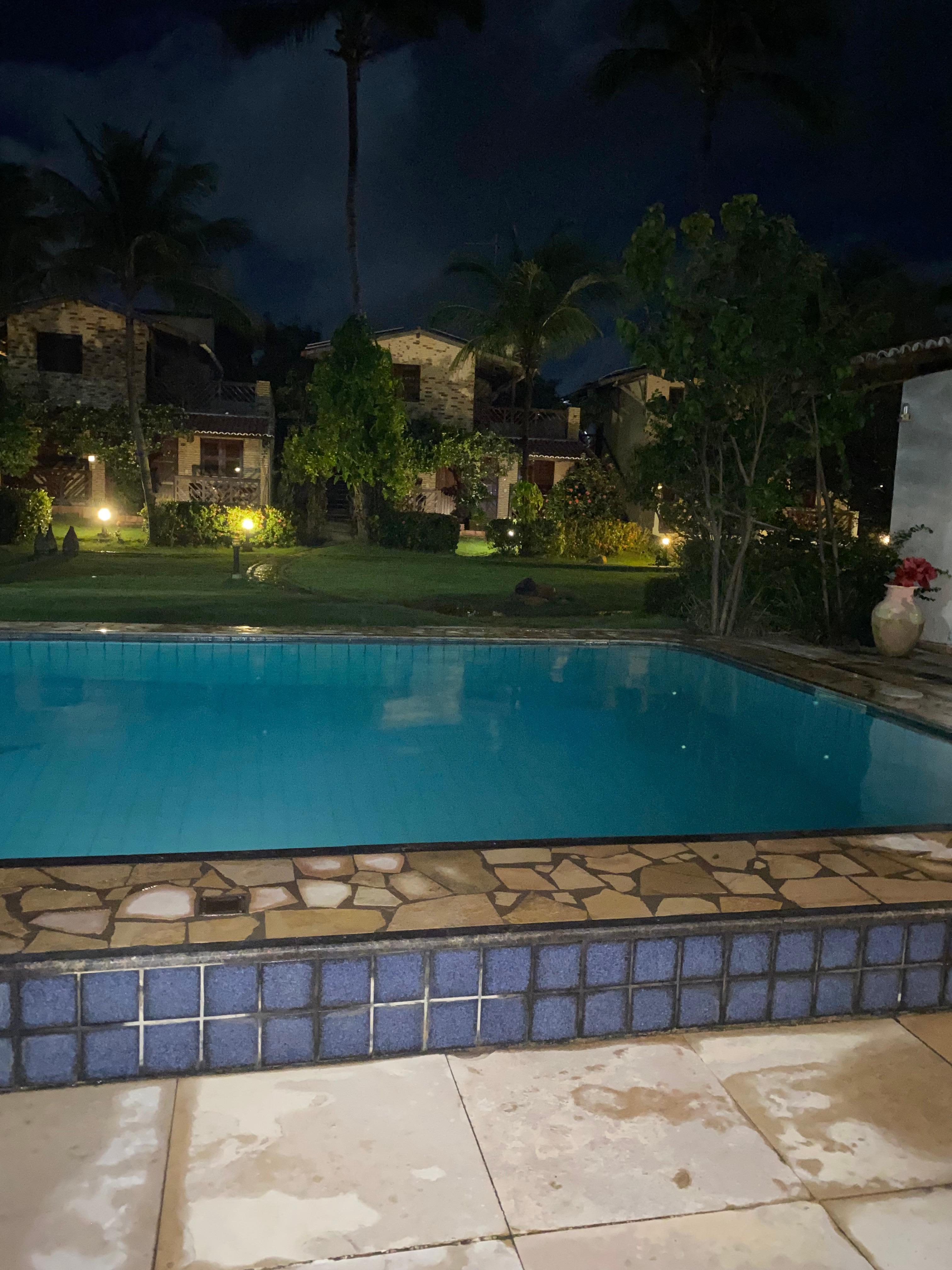 Piscina com água quente.