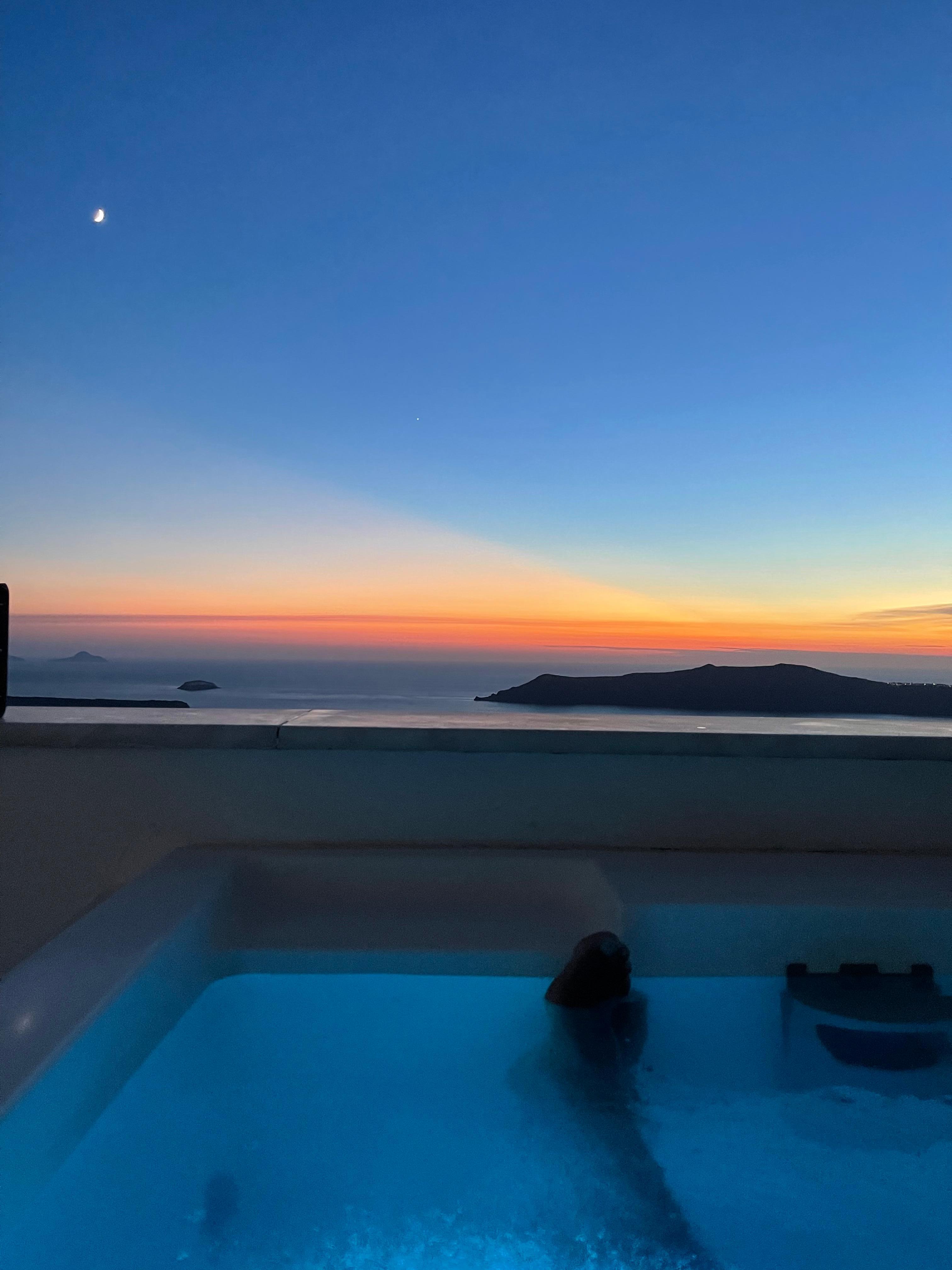 Lumières d’ambiances multicolores dans le jacuzzi 