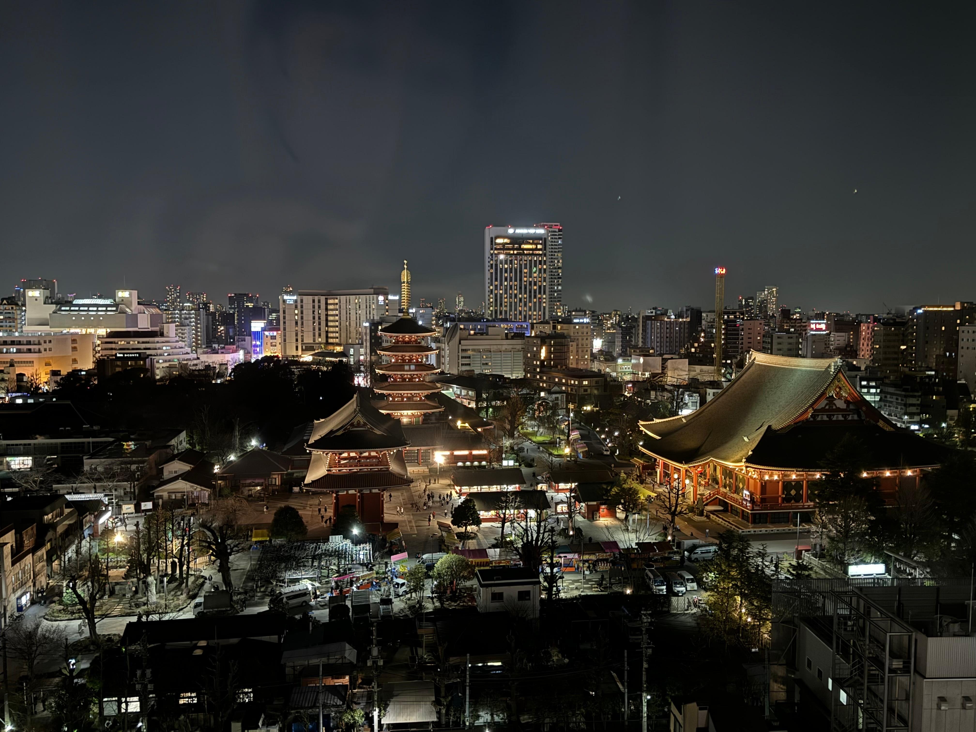 窗外的淺草寺