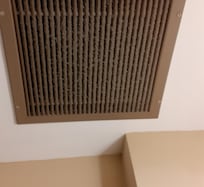 SaĂda do ar condicionado no quarto