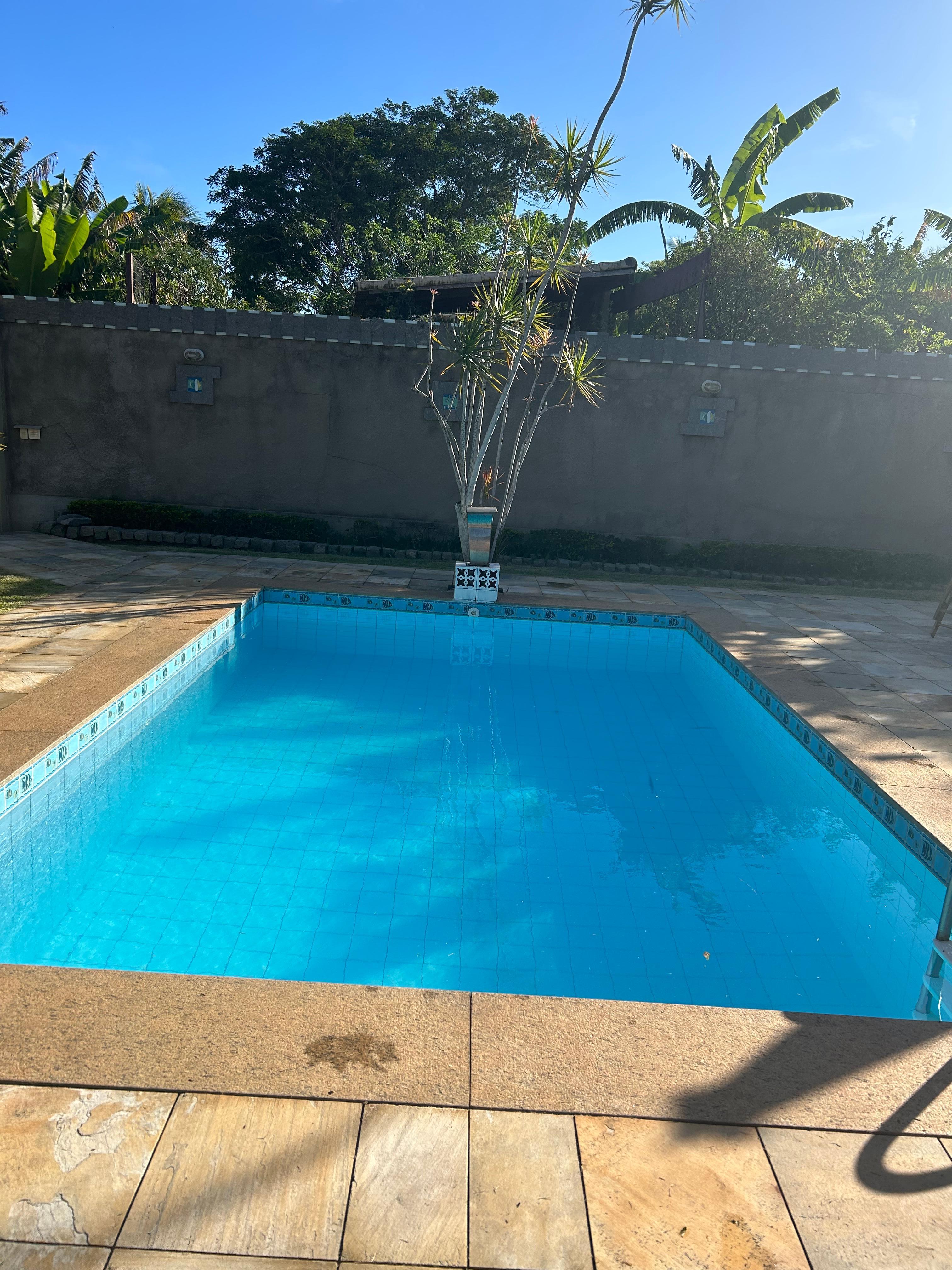 Piscina bem convidativa