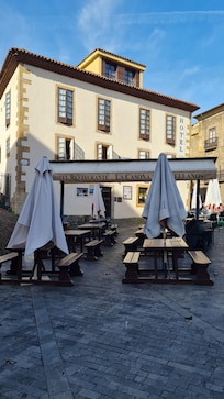 Foto frontal del hotel