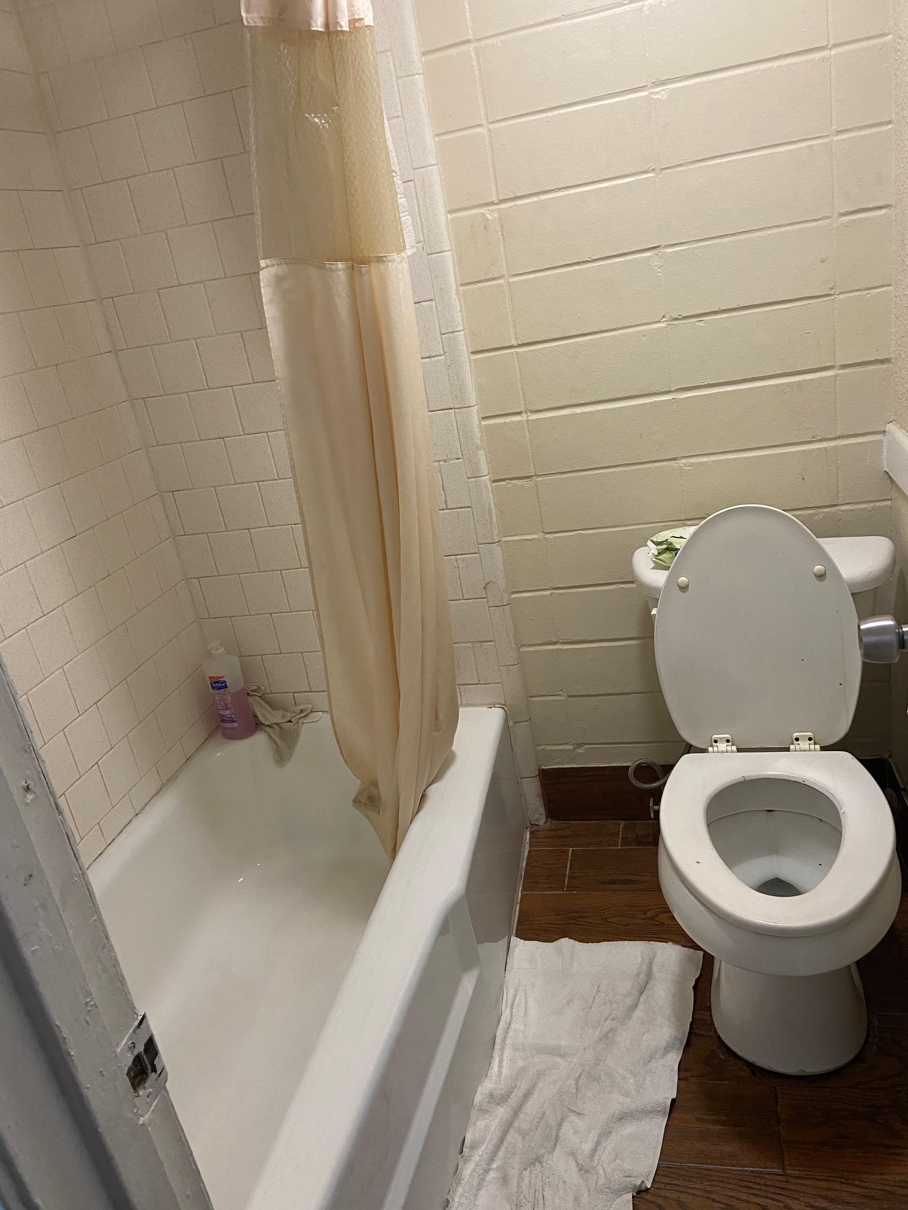 It was supposed to be a handicap bathroom, it was hard for my husband to bend his knee.