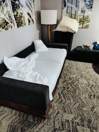 Sofá cama sin hacer