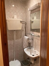 Bagno con una sola asciugamano