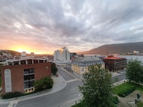 Midnatssol i horisonten.