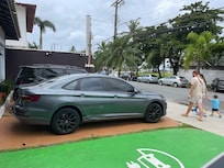 Meu carro no relento e na rua sem sequer uma corrente