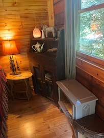 The decor really brings home the rustic feel