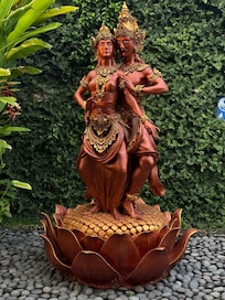 Beautiful statues and temples onsite