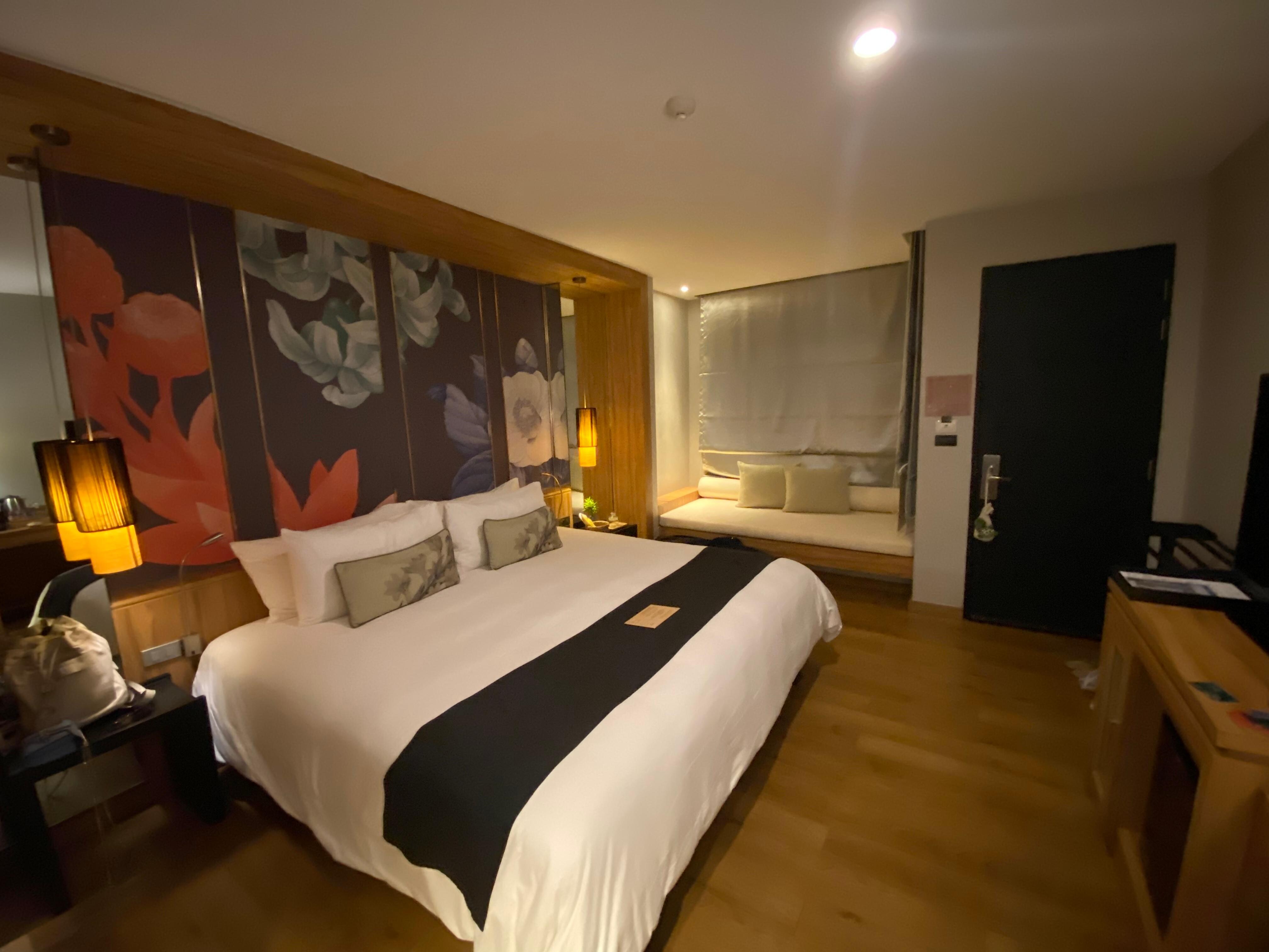 デラックスプールビュー室内