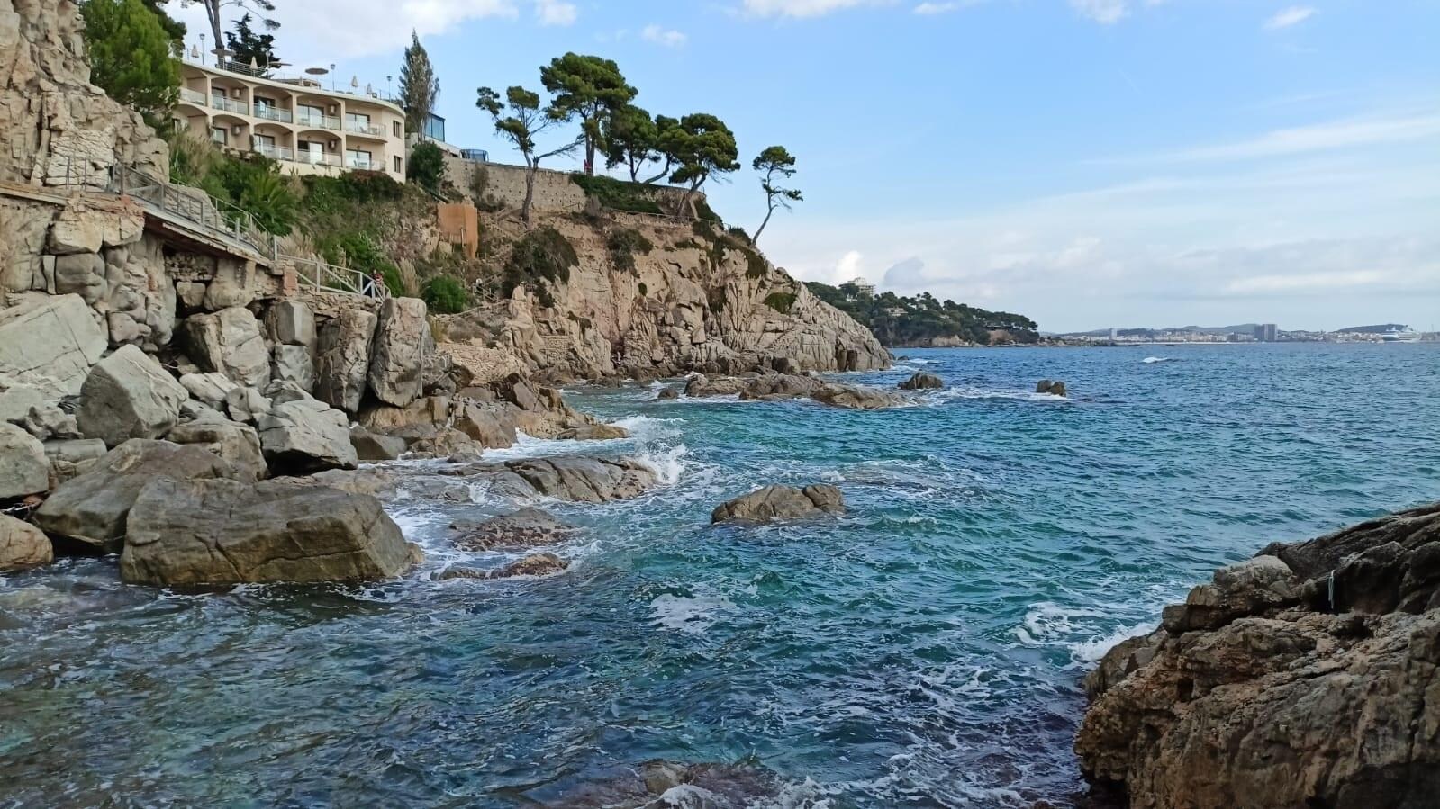 Acceso al mar desde la última planta del hotel