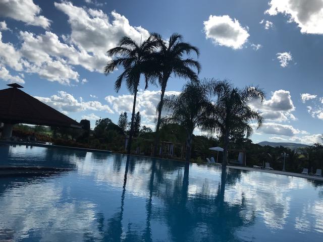 Piscina e natureza belíssimas!