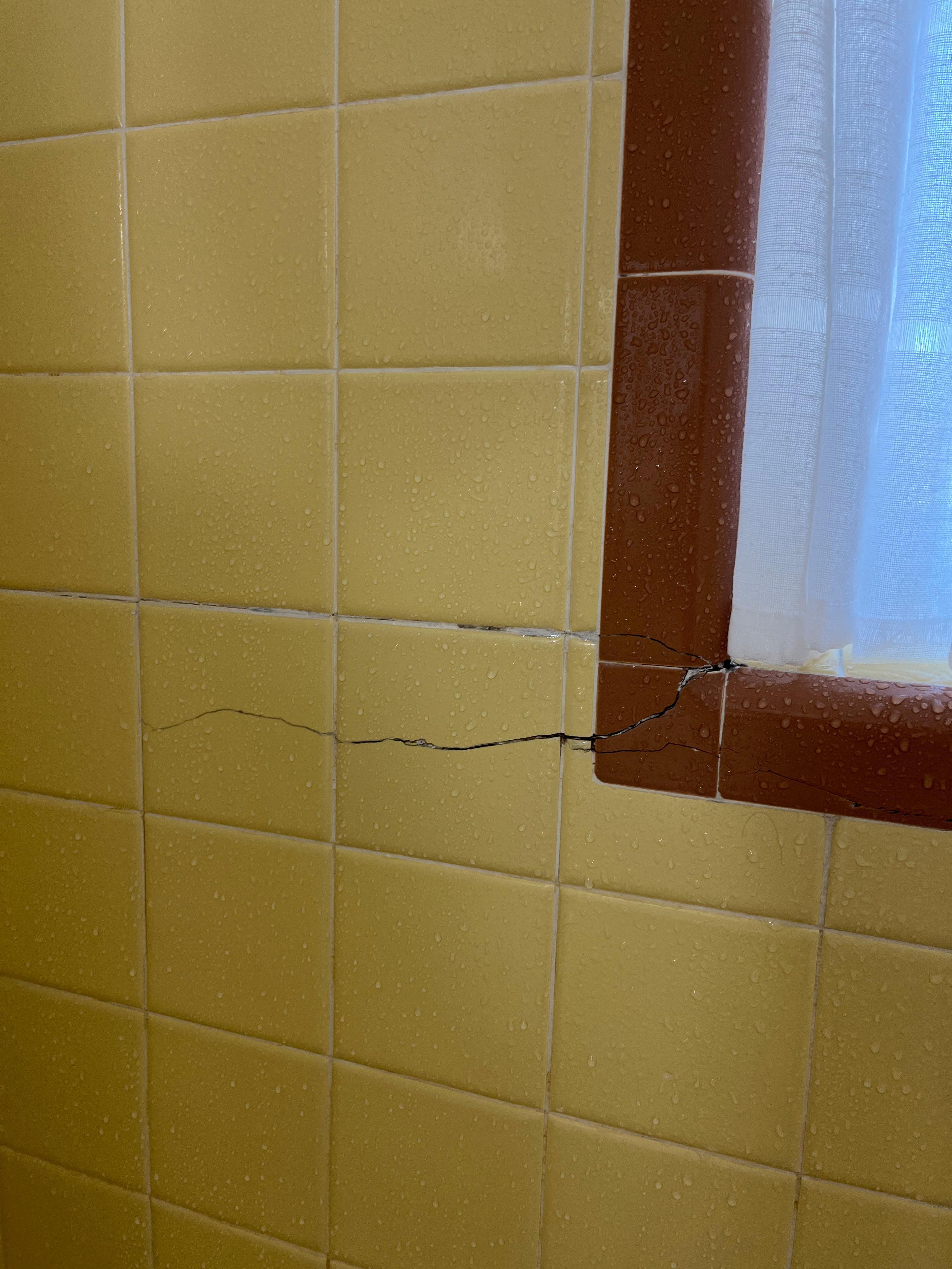 Cracked wall in bathtub 