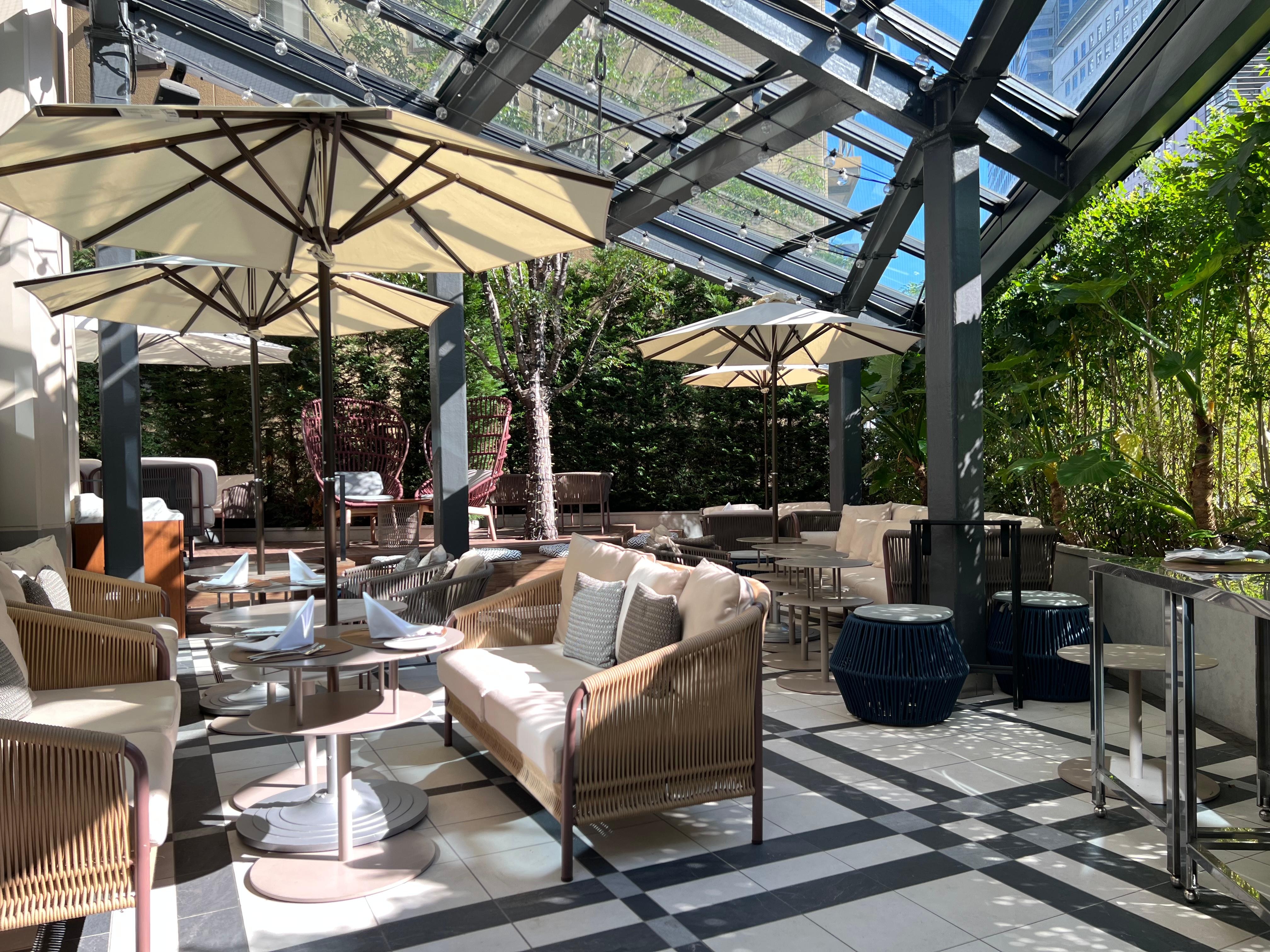 2階メインダイニング　テラス席