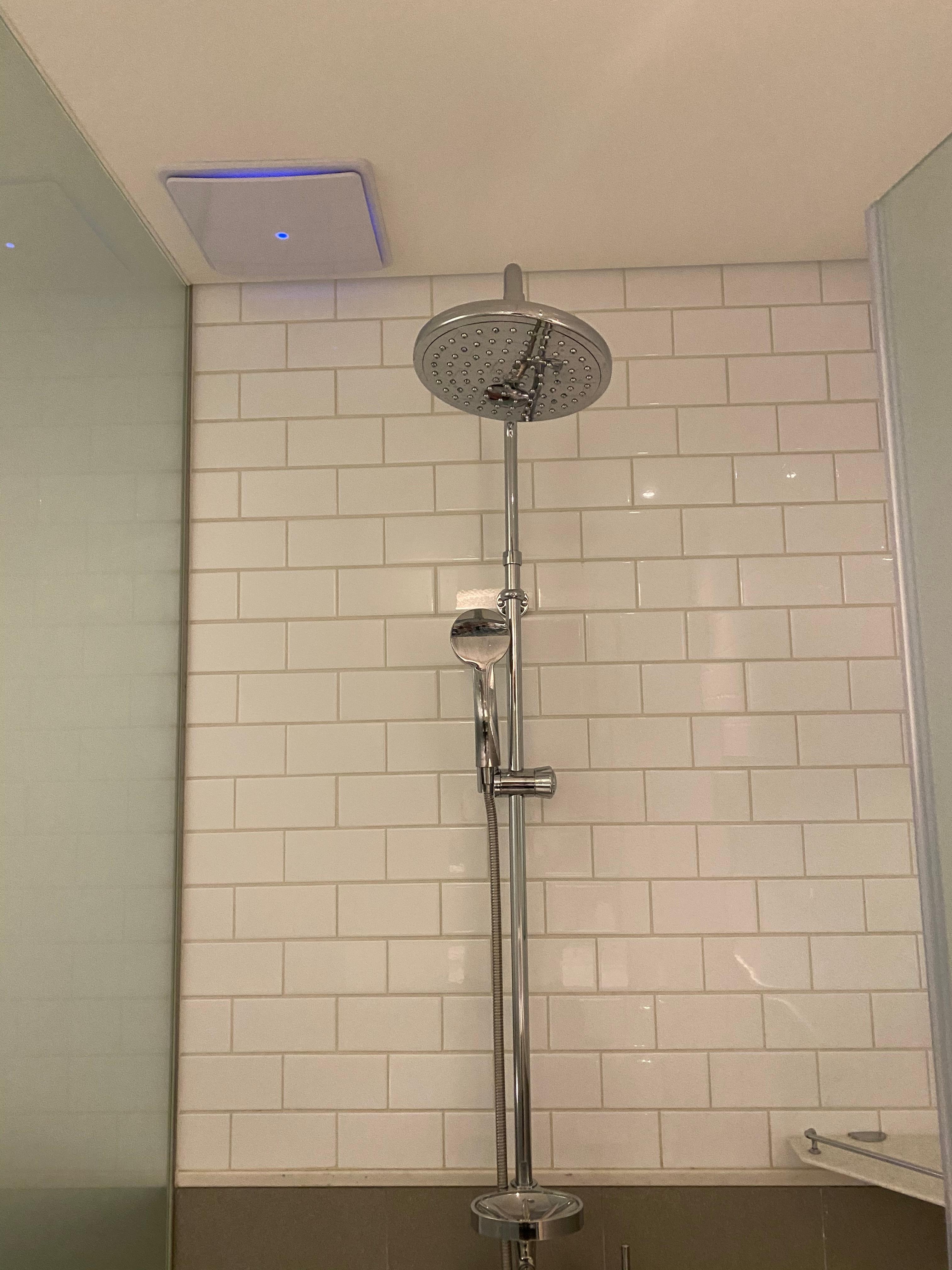 シャワーブース