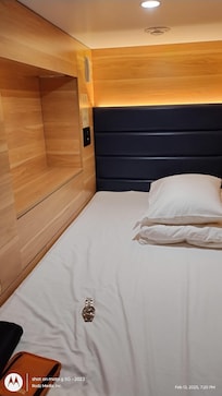 Capsule Room