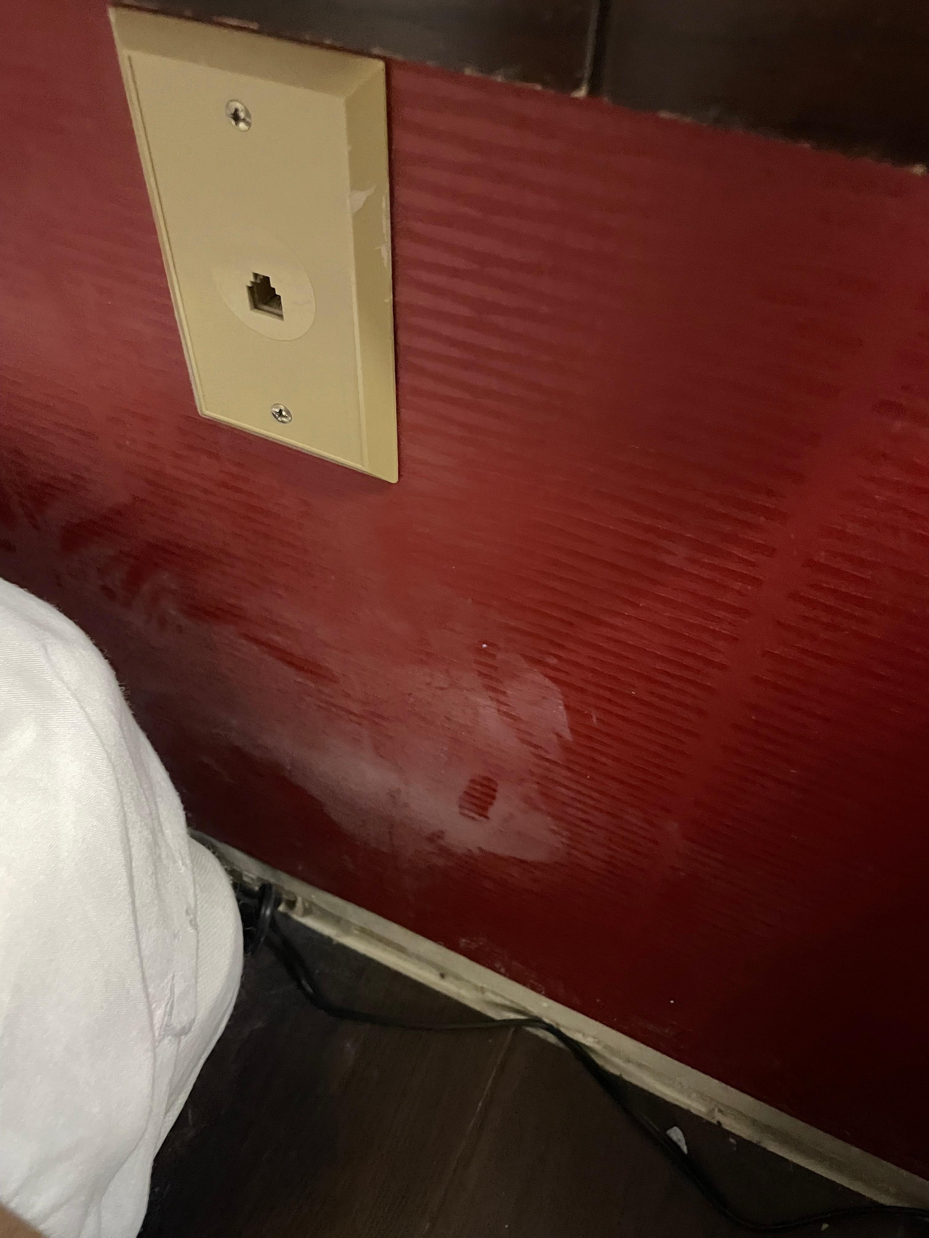 Why no baseboards.