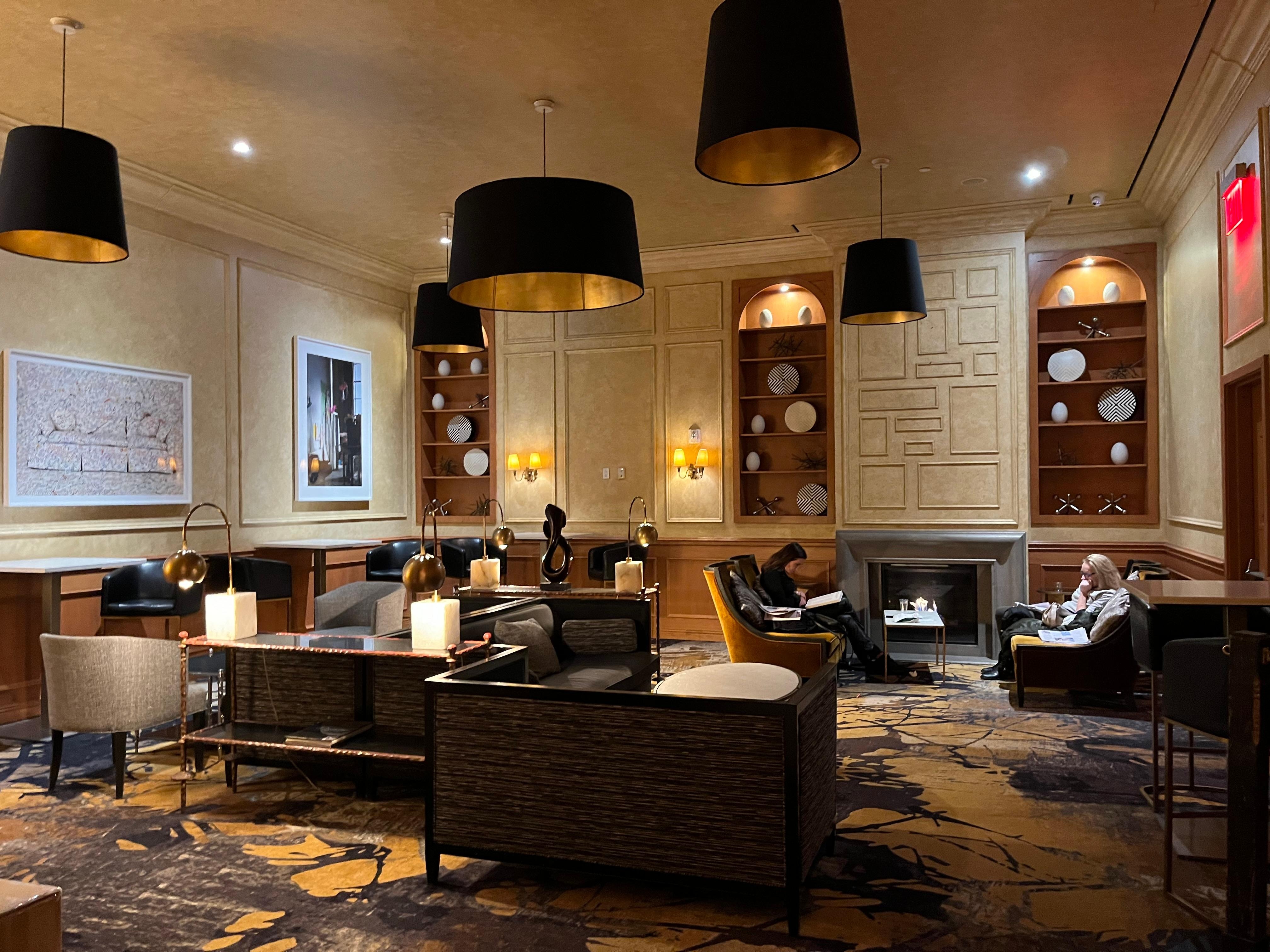Lobby lounge