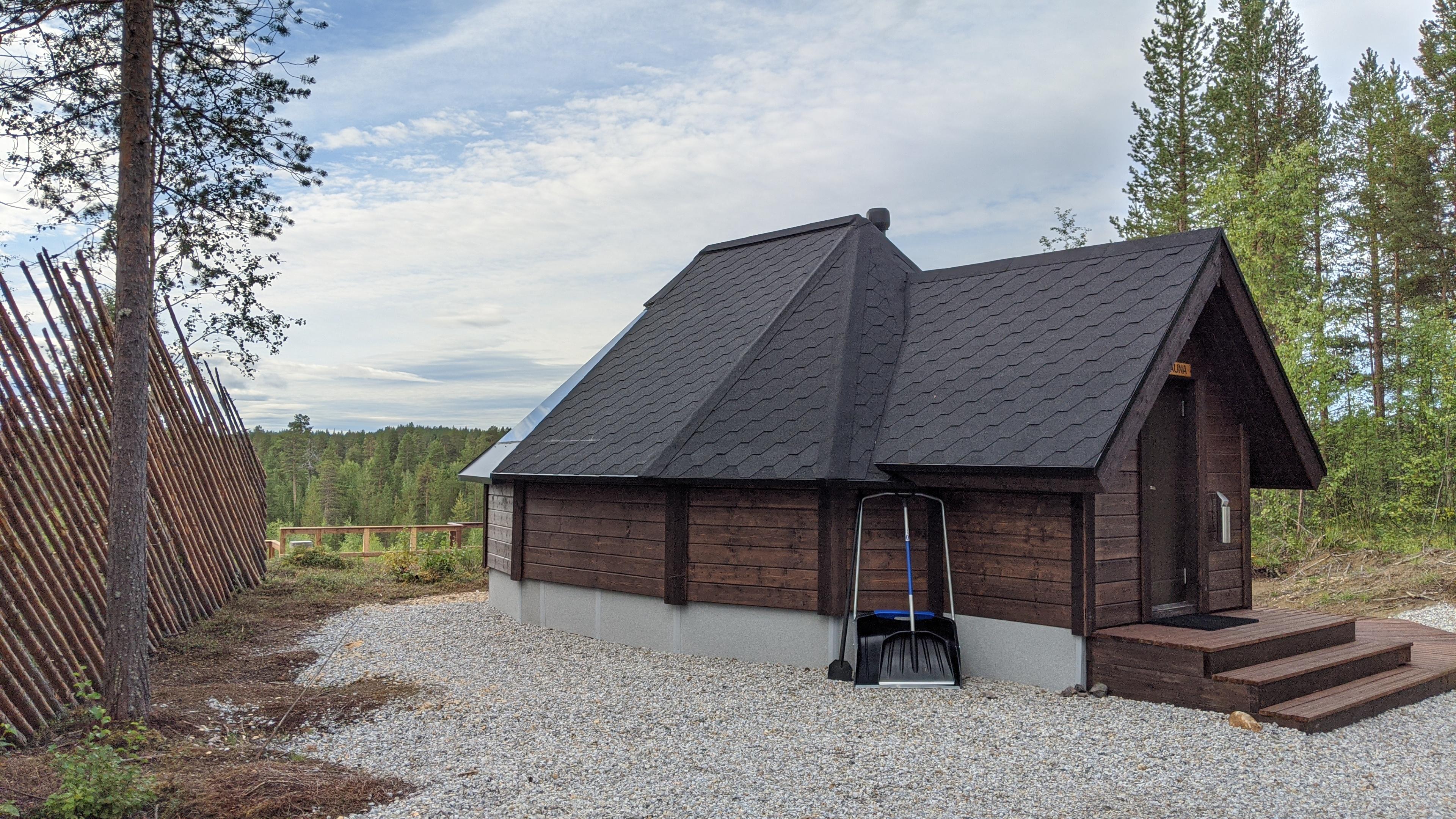 The sauna. The huts look like this too, only smaller.