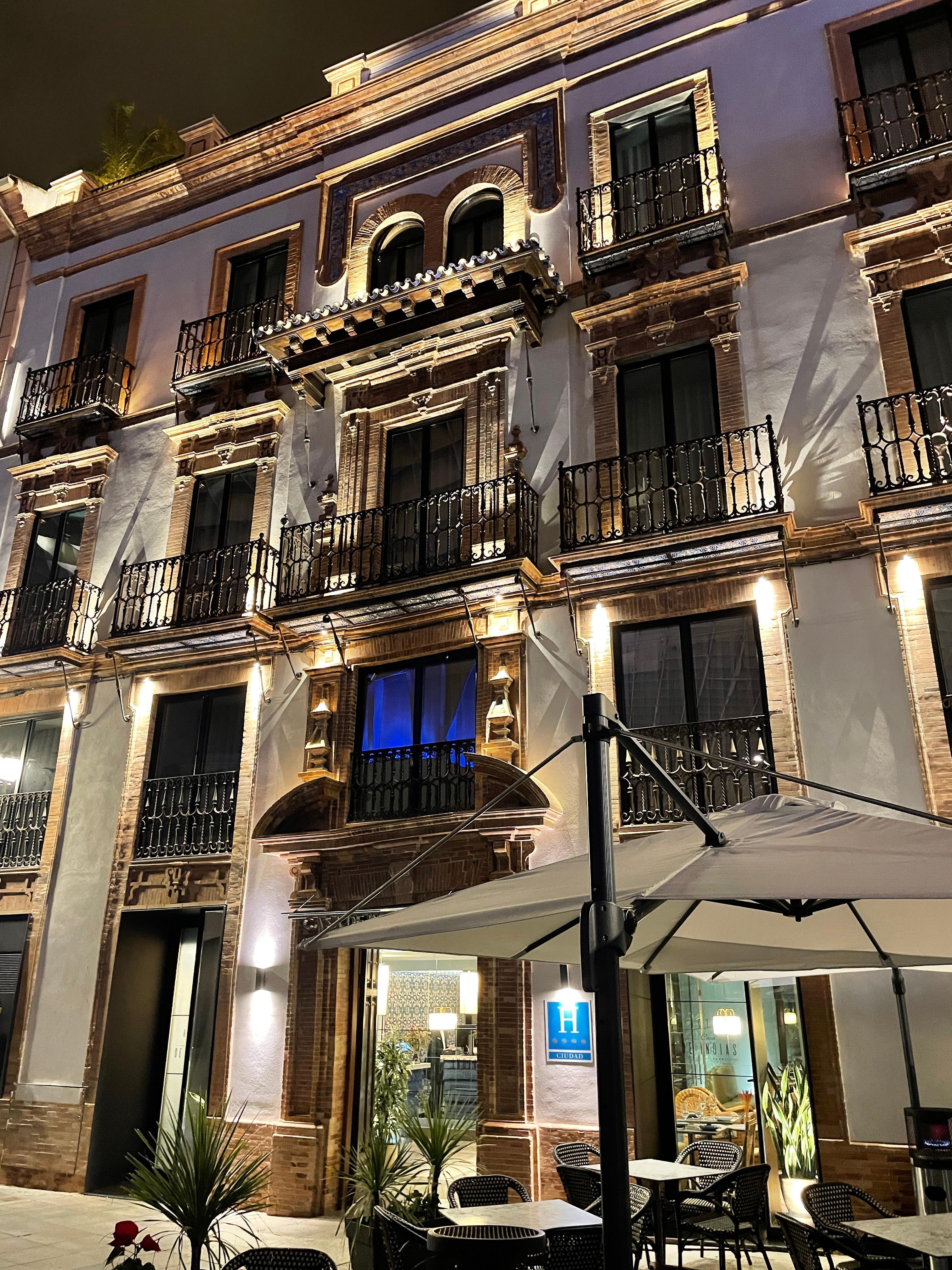 Hotel novo e reformado por dentro