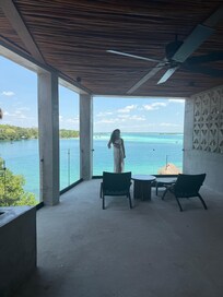 Viewing area above restaurant