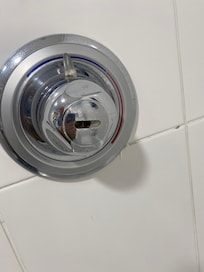 Missing cover leading to mound in the exposed crevice